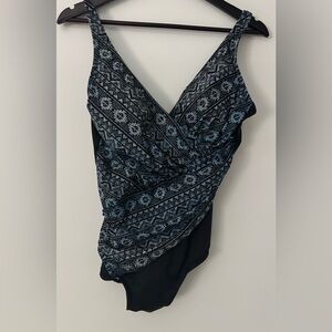 Miraclesuit Women’s Oceanus One-Piece Bathing Suit